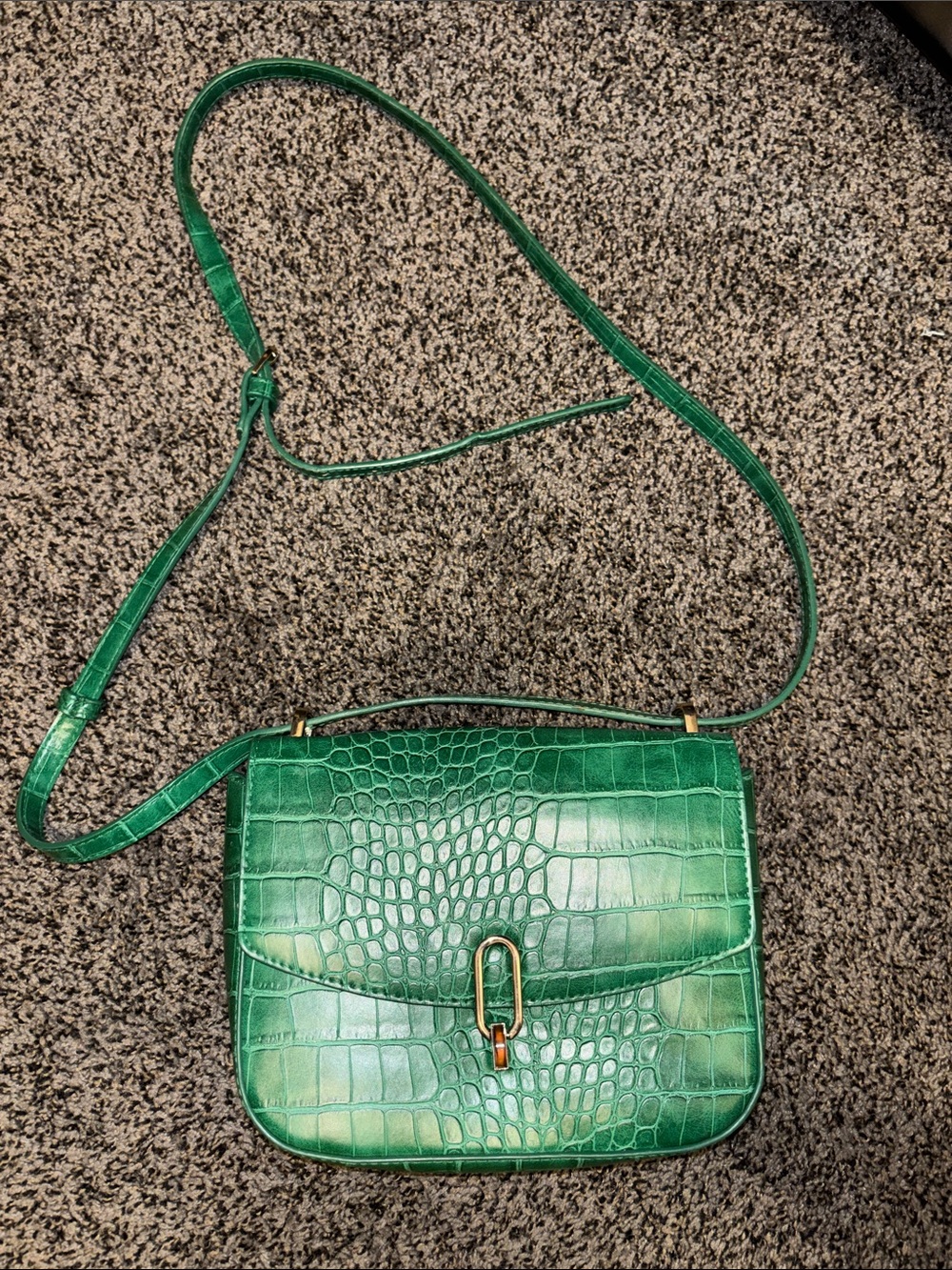 Green Croc-Embossed Leather Crossbody Bag - Stylish Everyday